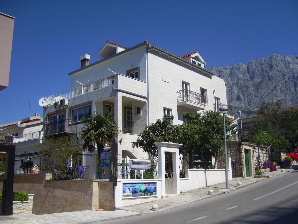 Apartments Villa More Makarska Eksteriør billede